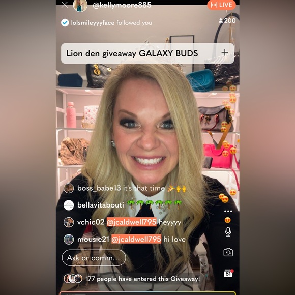 KELLY IS LIVE!!! BAGS, WALLETS, BEAUTY - Picture 10 of 12